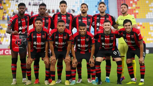 Delantero de Alajuelense sorprende con su cambio de equipo.