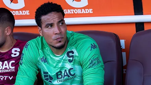 Alvarado no quiso ocultar su descontento tras la caída de su equipo.