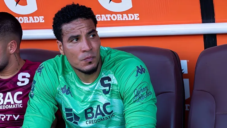 Alvarado no quiso ocultar su descontento tras la caída de su equipo.