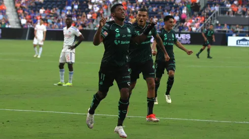 ¡Olfato goleador! Choco Lozano hizo su primera anotación con Santos (Video)