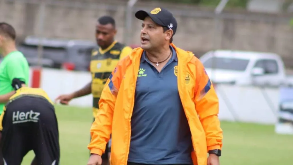 Jeaustin Campos tirunfa en Honduras (Real España).