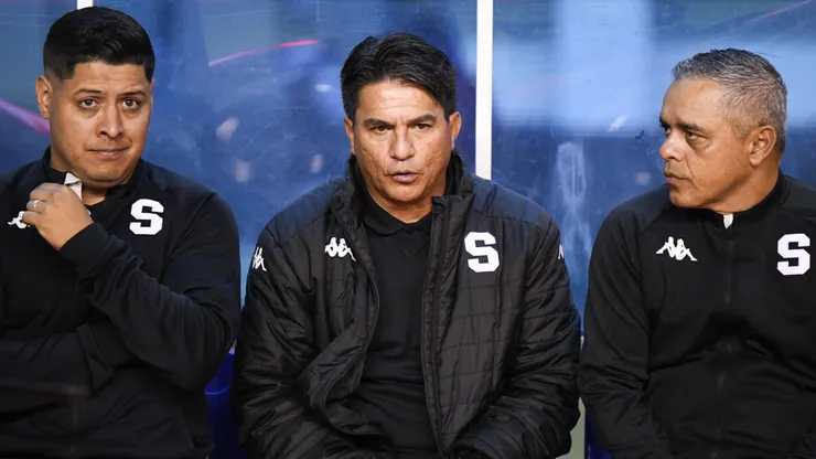 Vladimir Quesada se cansa del trato de la prensa