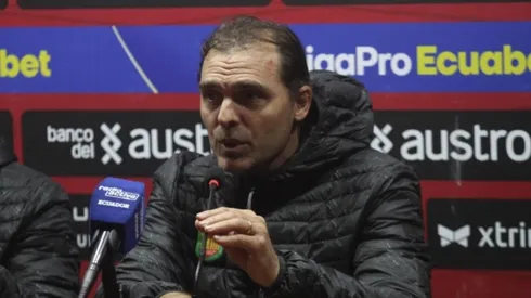 Andrés Carevic sufre en Ecuador: la estampida que no vio venir