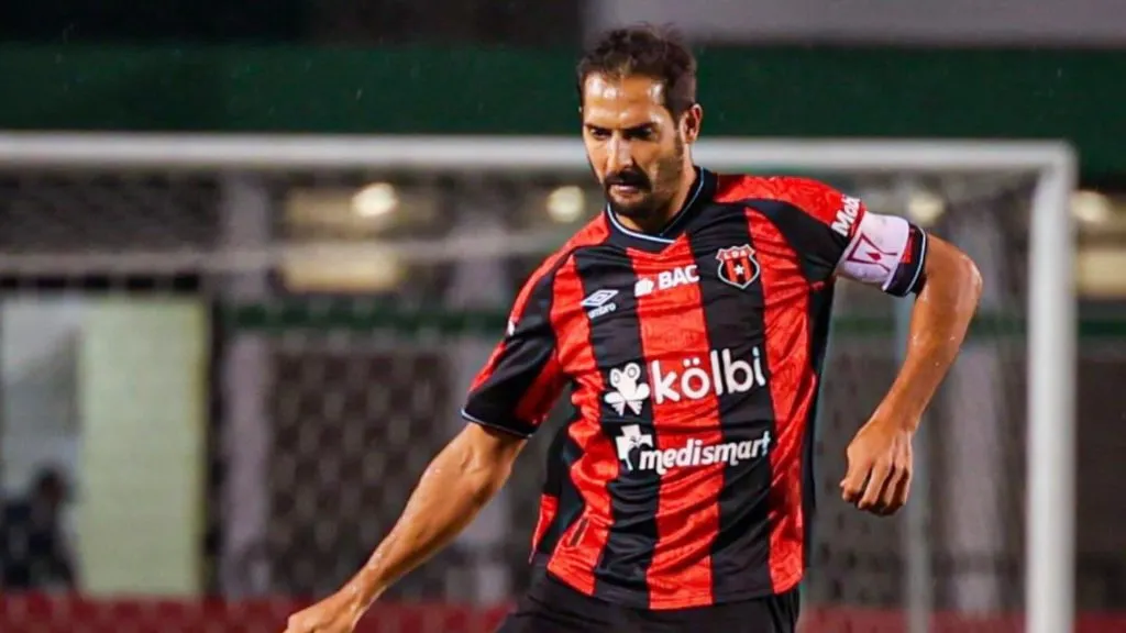 Celso Borges podría renovar hasta su retiro.