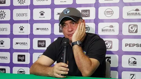 ¿Tirará la toalla? Willy Olivera fue contundente tras la derrota de Comunicaciones ante Municipal