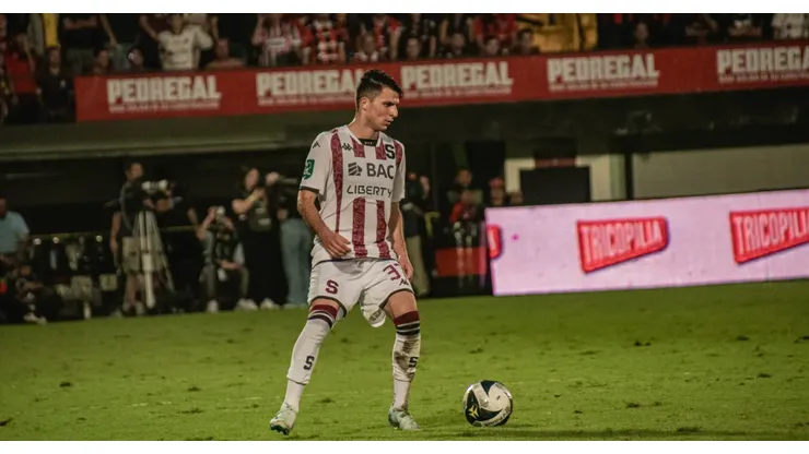 Gino Vivi le dice lo suyo a la afición del Saprissa