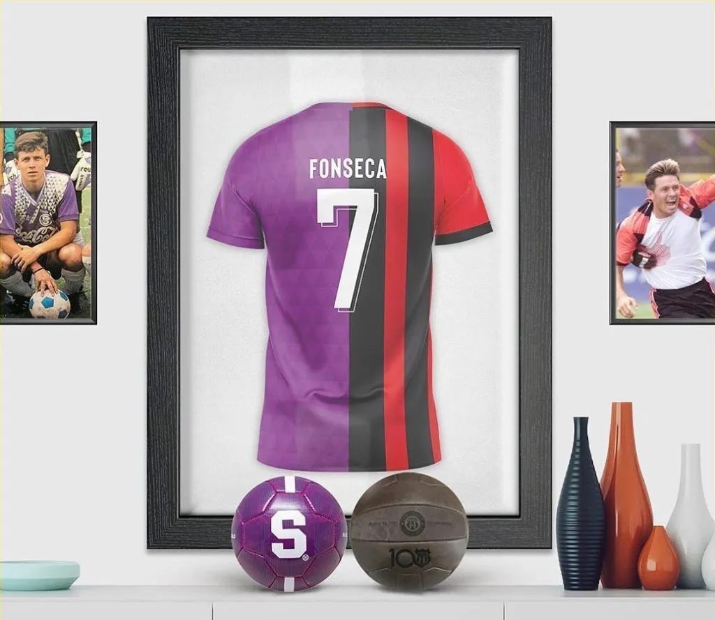 Una imagen que resume la carrera de Rolando Fonseca. (Instagram)