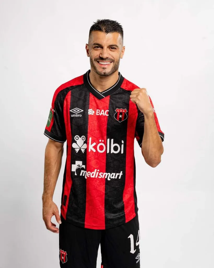 Con Alajuelense, hasta ahora, Falque jugó sólo siete partidos. (Alajuelense)