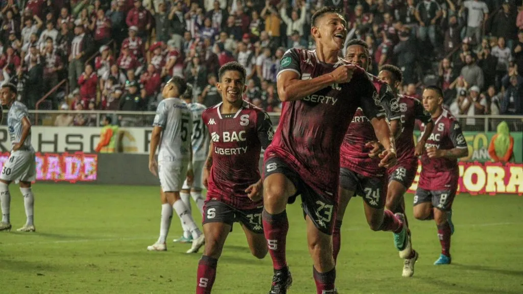 Óscar Duarte marcó dos goles desde su vuelta a Saprissa.