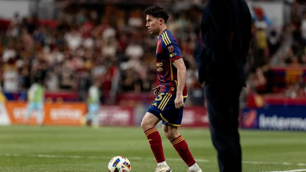 Llegó la ficha de Bryan Oviedo desde la MLS.