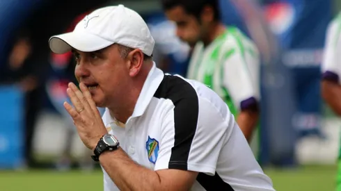 Willy Olivera, DT de Comunicaciones.