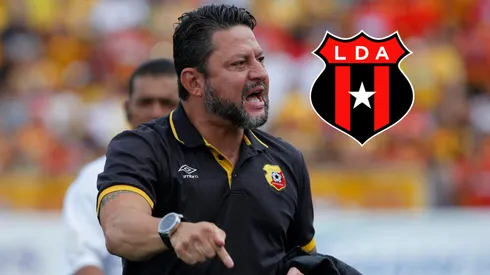 Jafet Soto va a la carga contra Alajuelense.