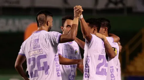 Jugador de Comunicaciones se mete en polémica antes del Clásico