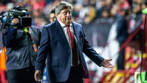 TIJUANA, MEXICO - APRIL 19: Miguel Herrera head coach of Tijuana gestures during the 16th round match between Tijuana and Puebla as part of the Torneo Clausura 2024 Liga MX at Caliente Stadium on April 19, 2024 in Tijuana, Mexico.(Photo by Francisco Vega/Getty Images)