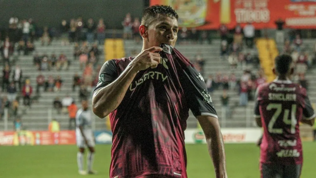 Oscar Duarte habló en el regreso al Saprissa.