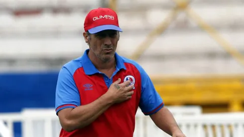 ¡Sigue la polémica en Olimpia! Se revelan los nombres de los jugadores que se habrían peleado con Pedro Troglio