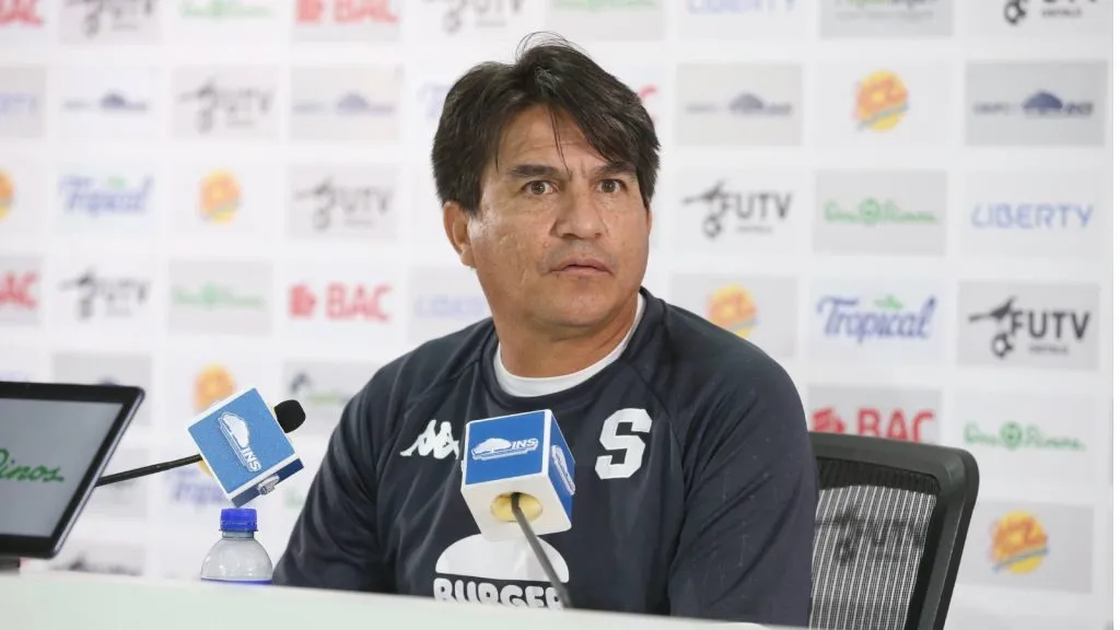 Vladimir Quesada le habló a los fanáticos (Imago).