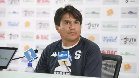 “Tan Vago”: otro ídolo de Saprissa ataca sin piedad a Vladimir Quesada.