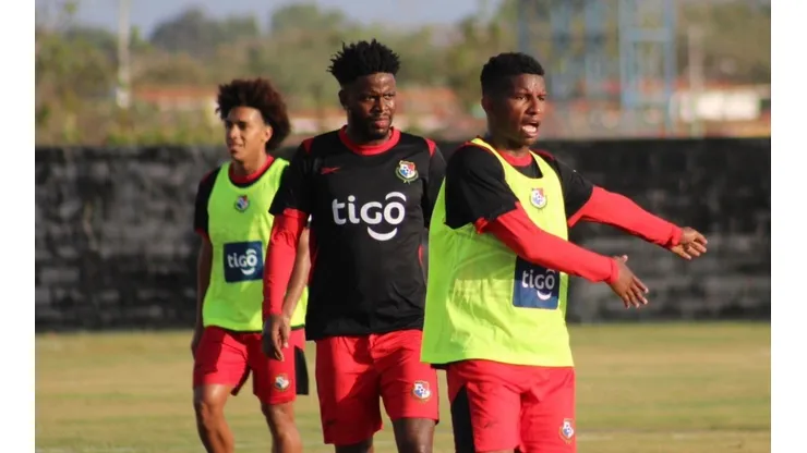 Freddy Góndola y Fidel Escobar, panamenños que juegan en clubes costarricenses (Fepafut)
