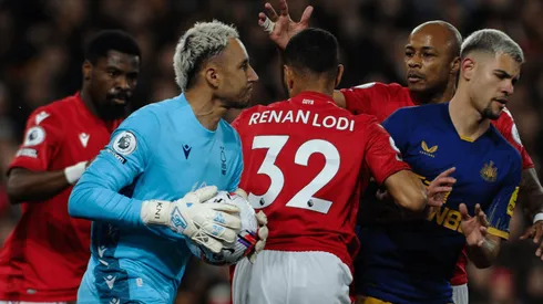 Keylor Navas resistió hasta donde pudo y Nottingham Forest perdió 2-1 ante Newcastle (VIDEO)