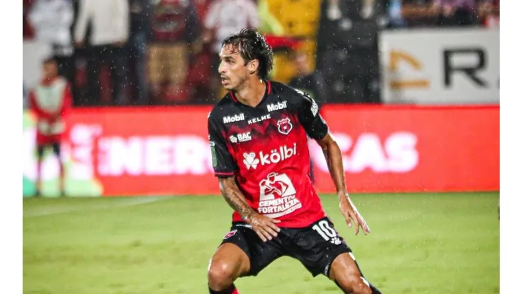 Bryan Ruiz podría regresar del retiro de la mano de Ibai Llanos