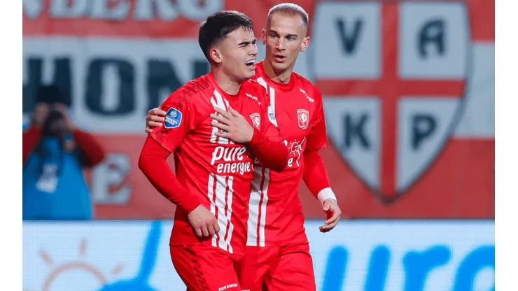 Manfred Ugalde se lesionó en su mejor momento con el Twente: ¿Cuándo volverá a jugar?