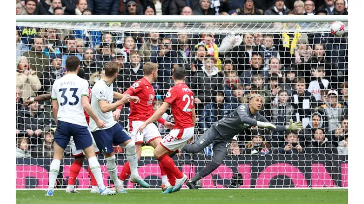 Keylor Navas y Nottingham Forest sufrieron la furia de Harry Kane en el triunfo de Tottenham.