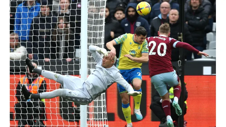 Keylor Navas y el Nottingham Forest se fueron goleados de su visita al West Ham (VIDEO)
