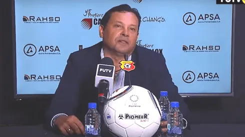 Jeaustin Campos dejó libre de culpas al árbitro central a pesar de las 3 expulsiones en contra de su equipo (FUTV)