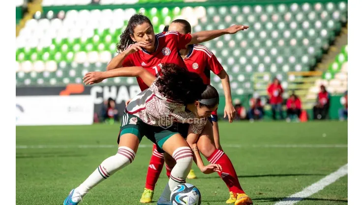 Costa Rica empató ante México en la Revelations Cup.