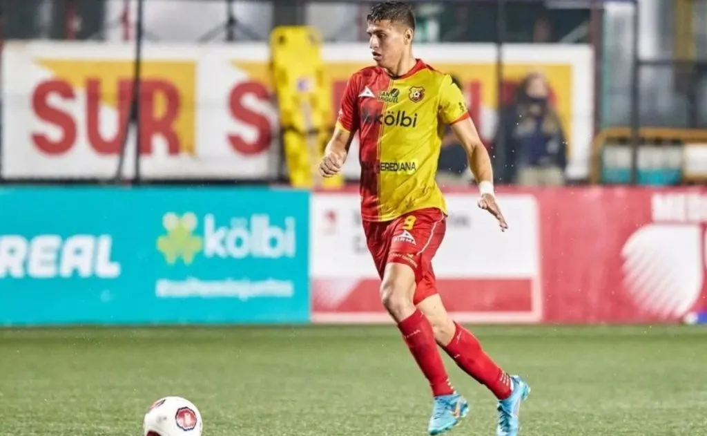 Herediano le dio a Contreras la oportunidad de convertirse en profesional (Herediano).