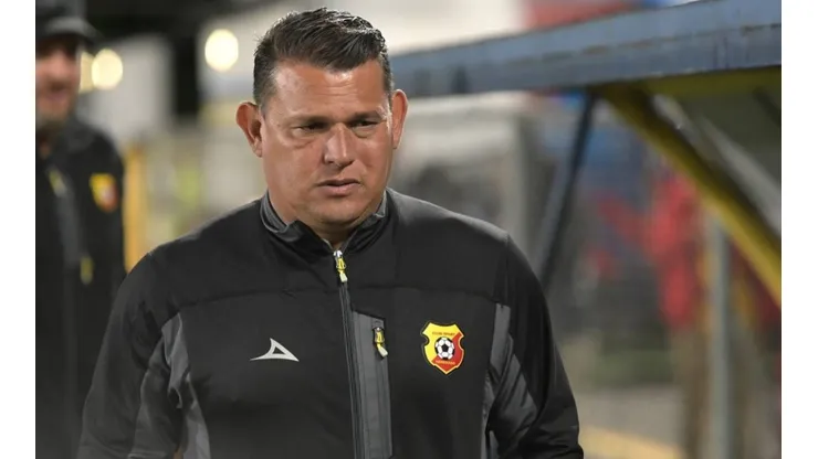 Geiner Segura fue cesado de sus funciones tras la derrota ante Alajuelense (CSH)