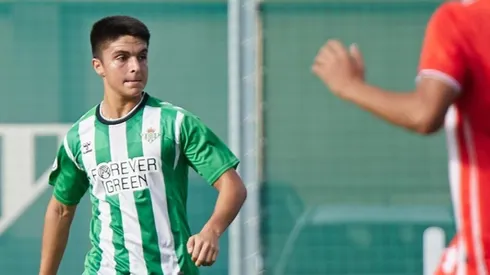 Santiago Van Der Putten figura en el equipo sub 20 del Real Betid de España (Santiago Van Der Putten, Instagram)