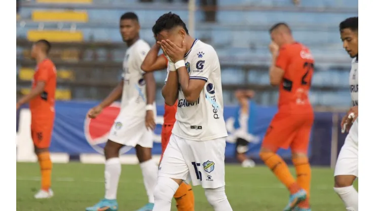 Comunicaciones no pudo ganar en su “nuevo estadio”