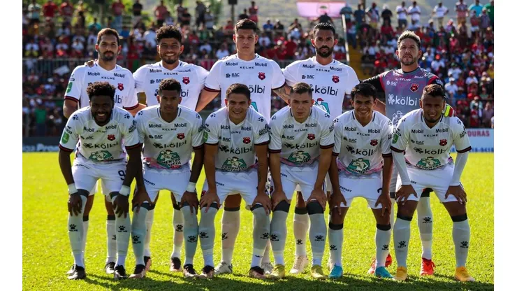 Alajuelense: "Una de las mejores planillas de Centroamérica”.