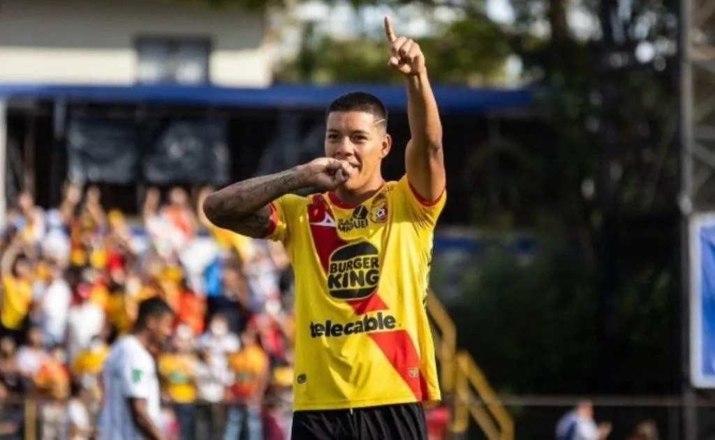 Orlando Galo será compraro por el Riga de Letonia y se queda en Europa.