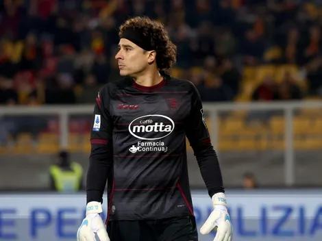 Guillermo Ochoa "responde" a Keylor Navas en Europa recibiendo dos premios