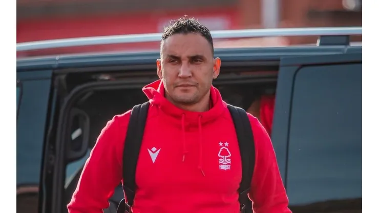 ¿Cuál es el salario de Keylor Navas en el Nothingham Forest?