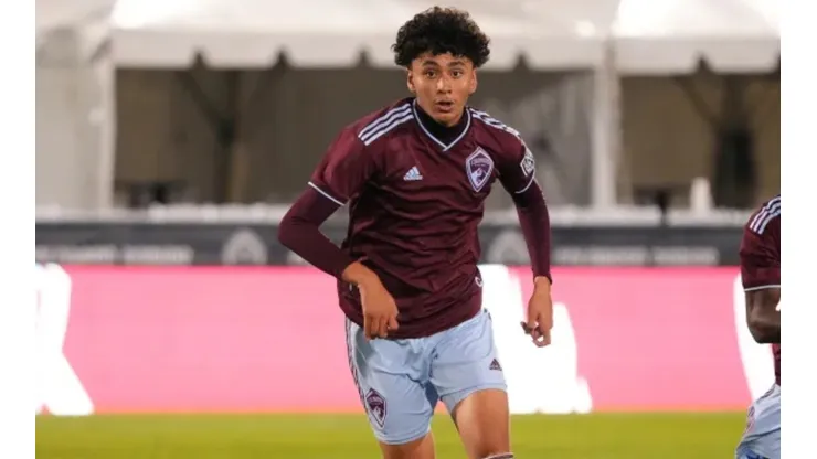 Salvadoreño firma contrato con equipo de la MLS