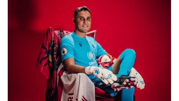 La espectacular bienvenida del Nottingham Forest a Keylor Navas.