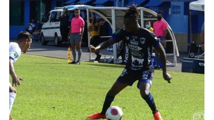 Roan Wilson firmó con el Gil Vincent de la primera división de Portugal (Grecia FC)