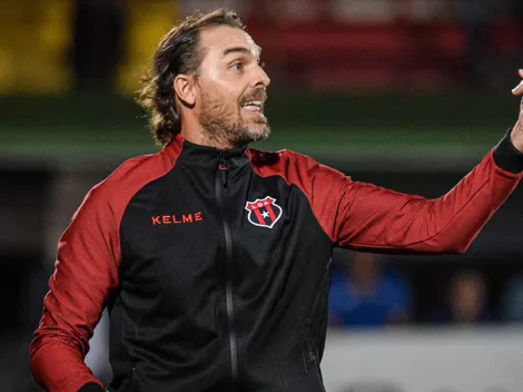 Andrés Carevic se quejó del campo de Guanacasteca