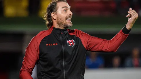 Andrés Carevic se quejó del campo de Guanacasteca