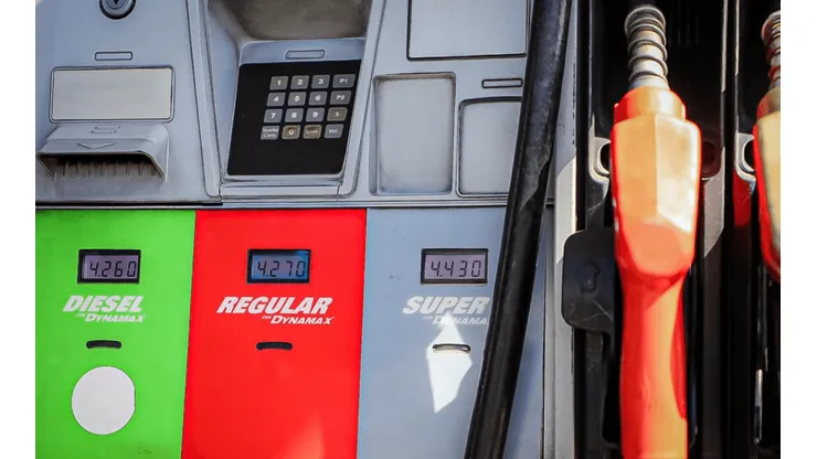 Precio del combustible en El Salvador sigue en alza: esto costará el galón.