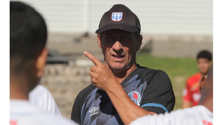 Pedro Troglio confirma sí hará más contrataciones para Olimpia