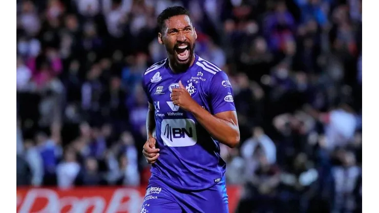 Cartaginés anuncia renovación de Marcel Hernández con curiosa publicació
