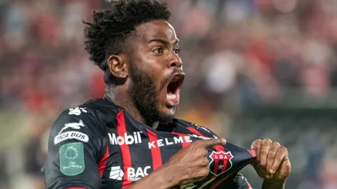 Freddy Góndola afirmó que rechazó ofertas en este mercado