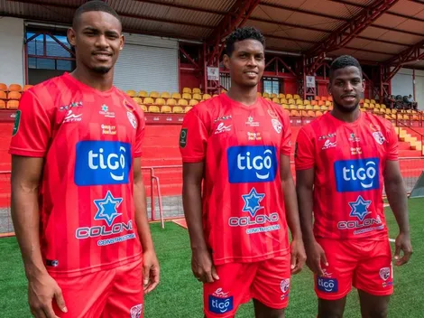 Santos presenta a sus fichajes panameños