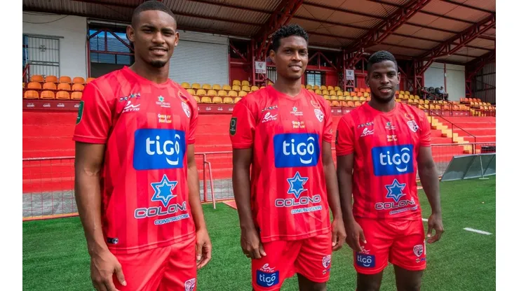 Panameños se incorporan a Santos de Guápiles