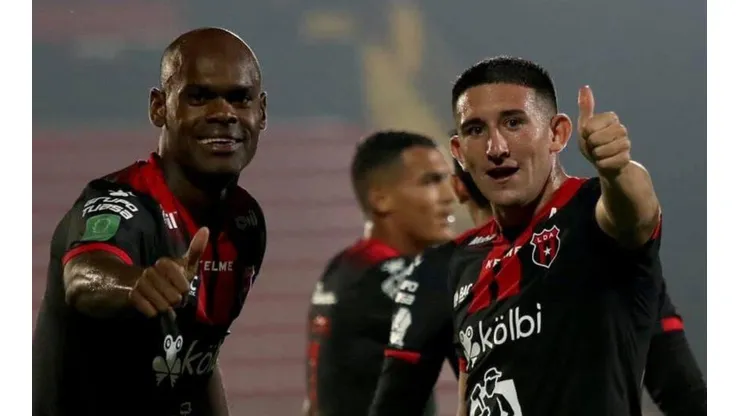 Ex jugador de Alajuelense firmó con club grande de Sudamérica.